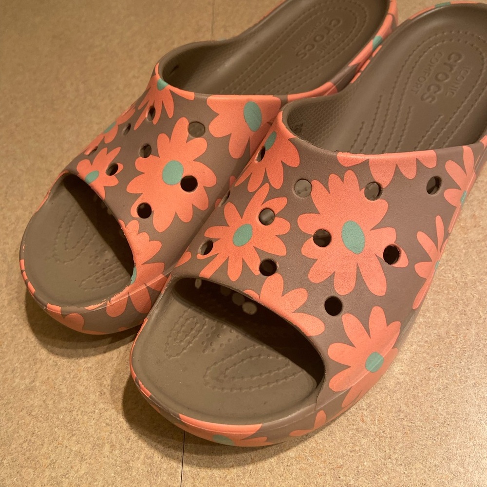 Croc slides